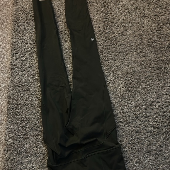 Lululemon leggings Olive green size 2 - Picture 3 of 3